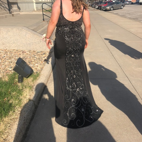 2019 Prom Dress! Worn Once. Perfect condition. - Picture 2 of 3